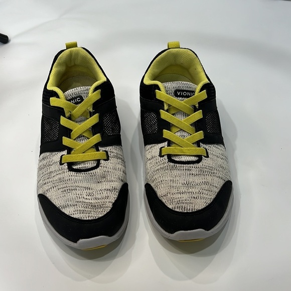 Vionic “Malta” sneaker size 9.5 - Picture 3 of 15